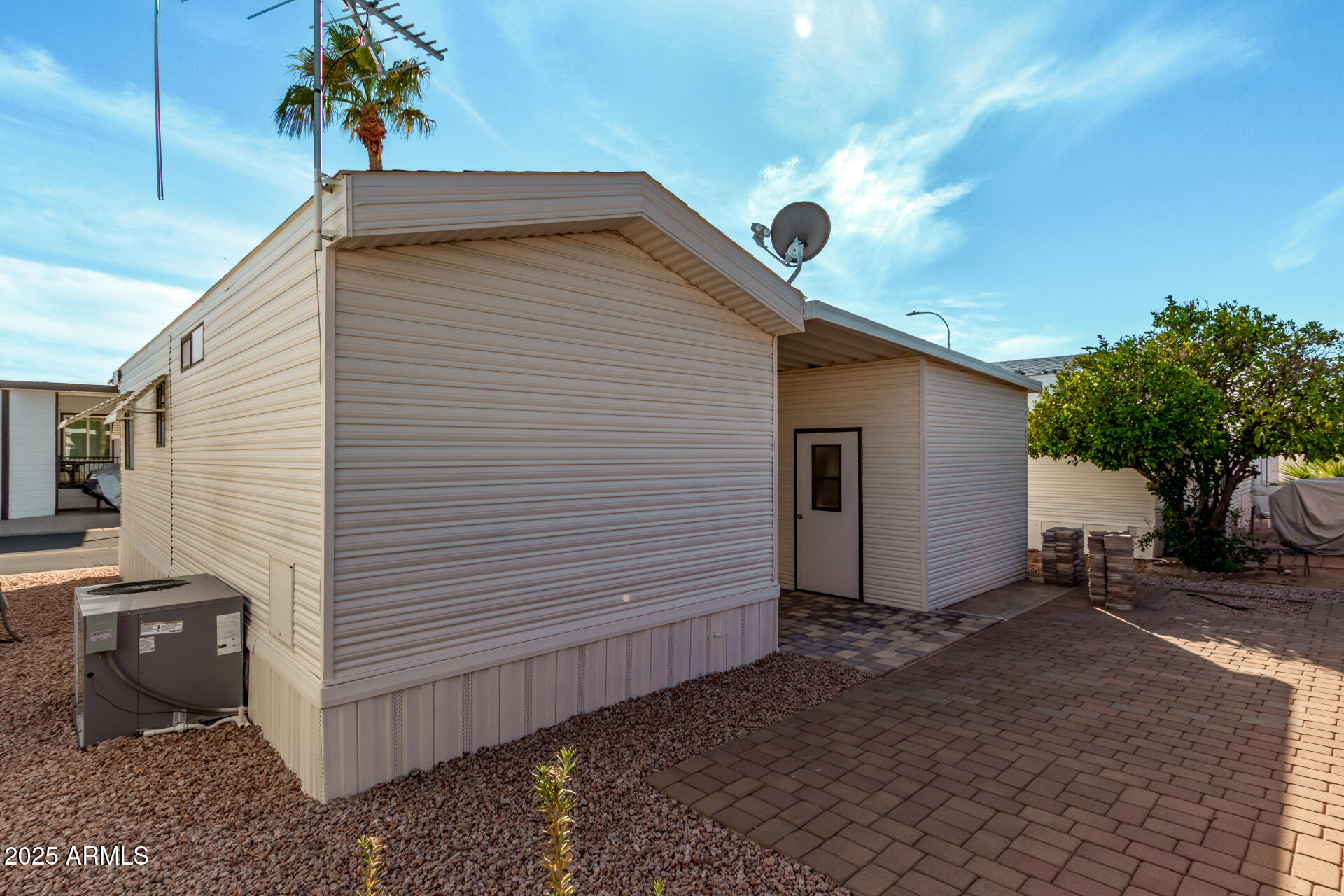 111 South Greenfield Road, Unit 647 Mesa, AZ 85206 - Photo 19 of 29 a view of a backyard