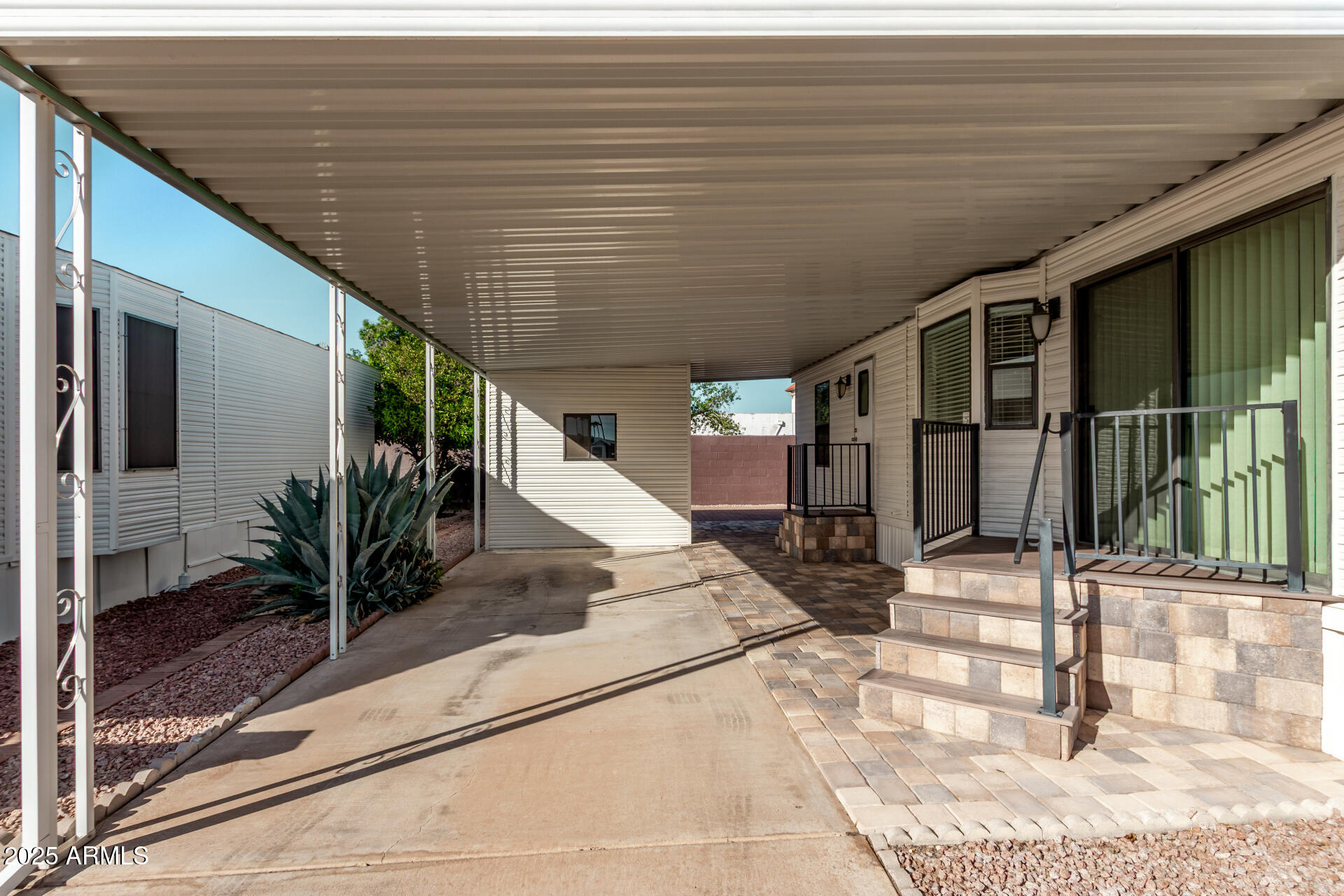 111 South Greenfield Road, Unit 647 Mesa, AZ 85206 - Photo 7 of 29 a view of a porch
