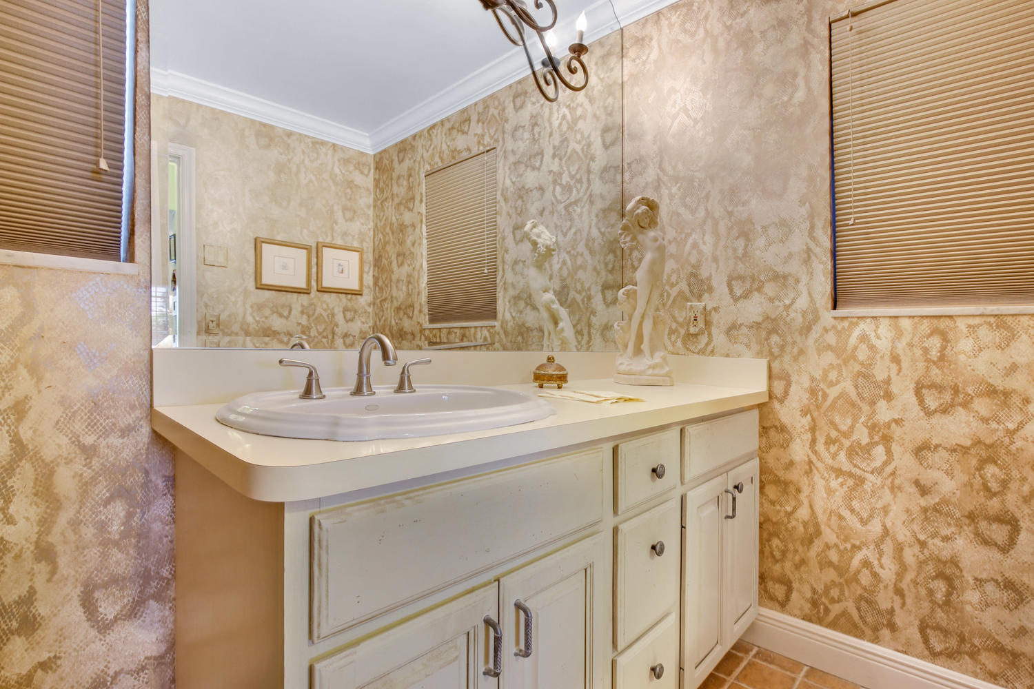 1071 Northwest 3rd Street Boca Raton, FL 33486 - Photo 15 of 25 Master bathroom