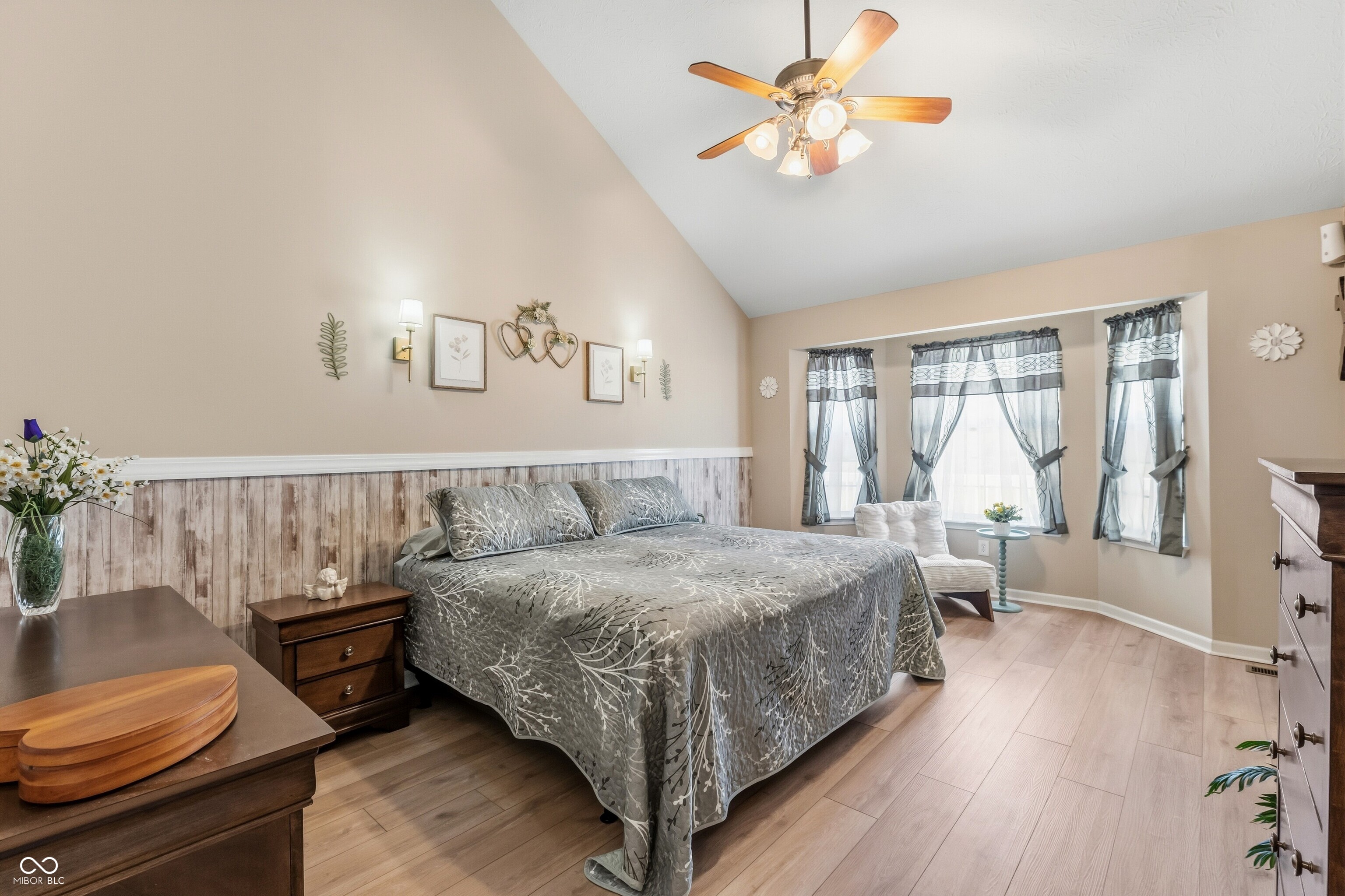 6075 Prairie Stream Way Columbus, IN 47203 - Photo 15 of 35