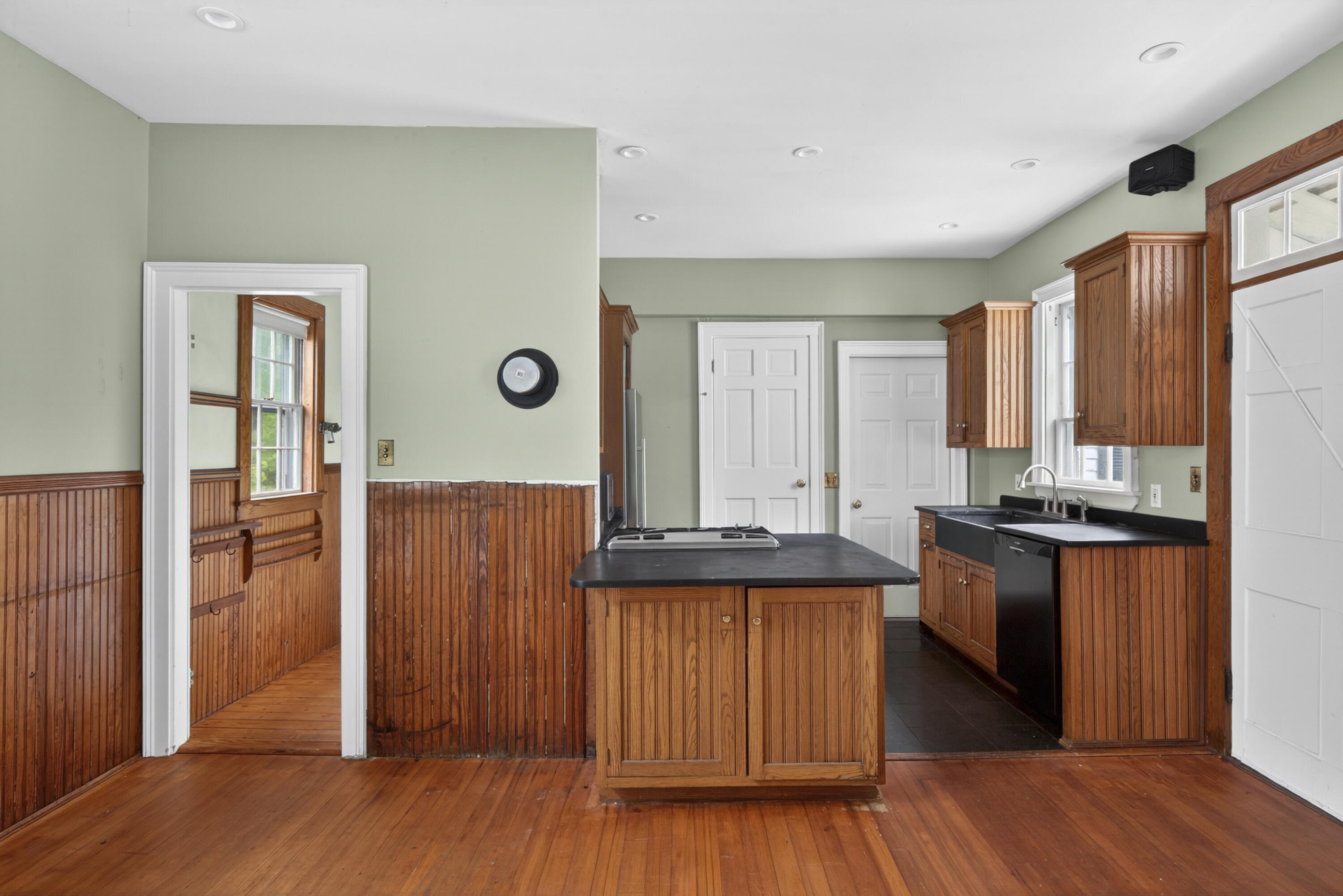 33 Main Street Thomaston, ME 04861 - Photo 15 of 47 19-33MainSt-Thomaston-KS
