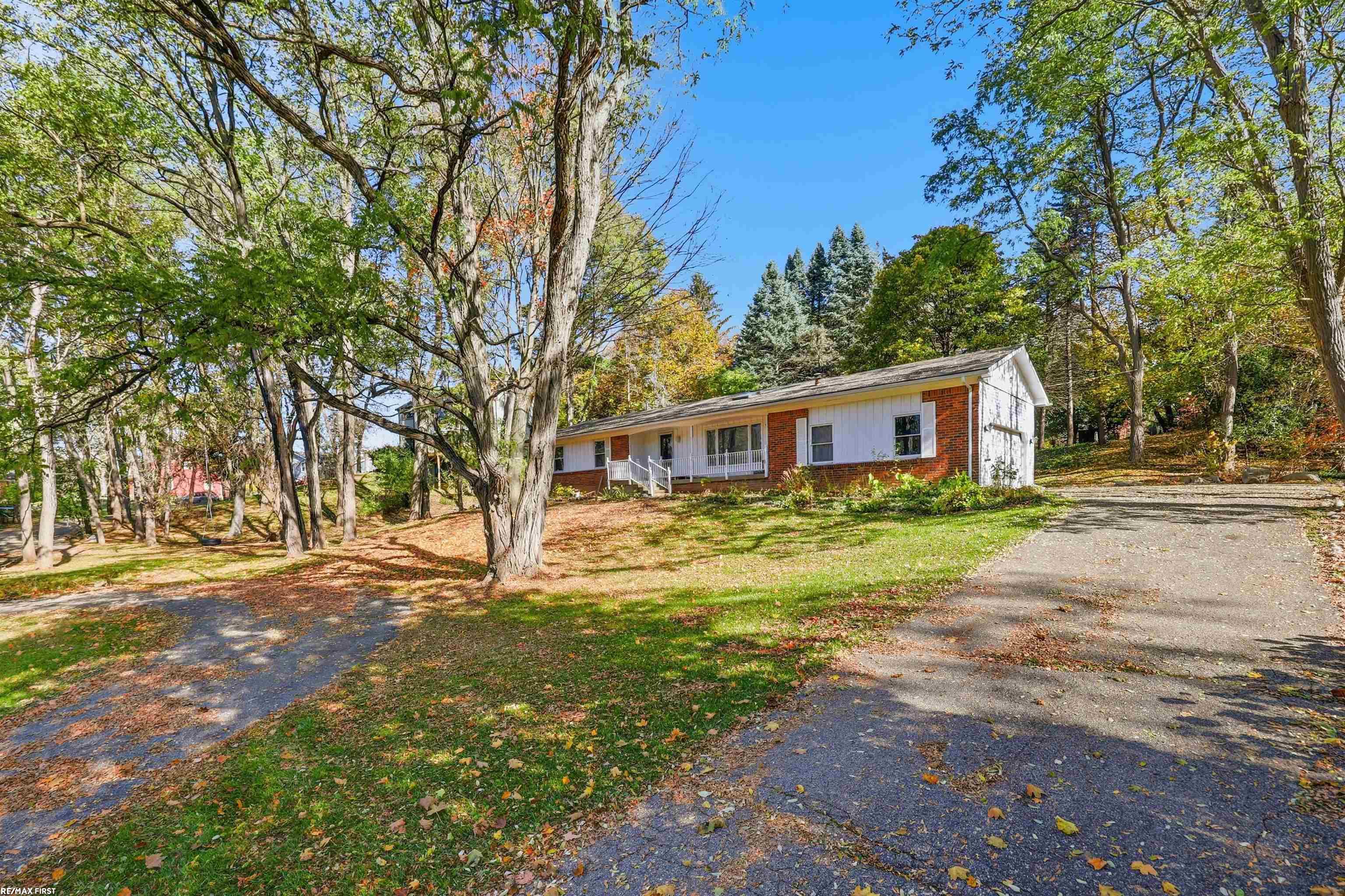 1901 Orion Road Oakland, MI 48363 - Photo 3 of 40 50192328-5e188fef-f477-4847-babc-eebb83143de7.JPG