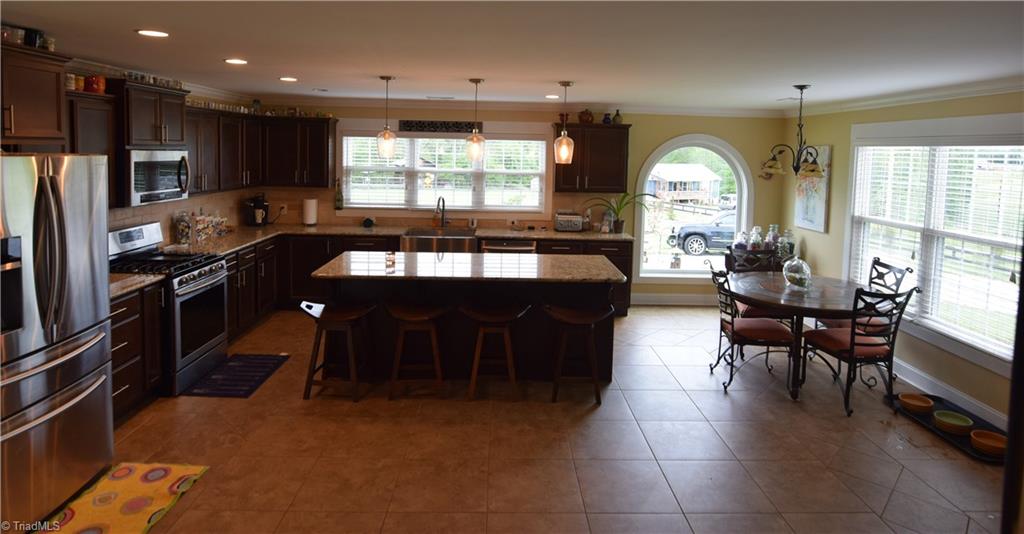 671 Tom Hunter Road Pilot Mountain, NC 27041 - Photo 7 of 19 Gallery Image 7