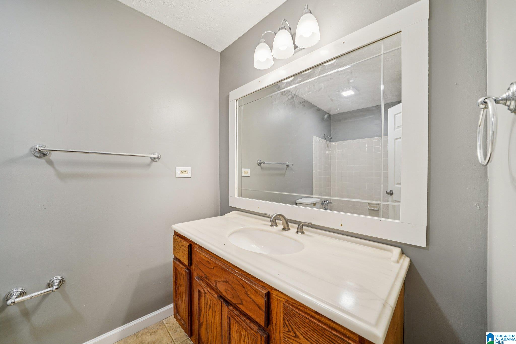 5327 Dixieland Road Birmingham, AL 35210 - Photo 18 of 37