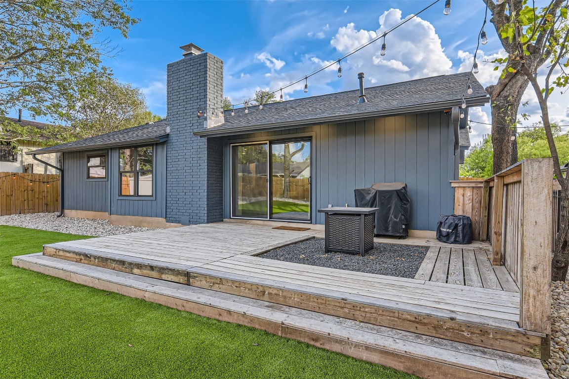 1112 Milford Way Austin, TX 78745 - Photo 22 of 25 a house view with a outdoor space