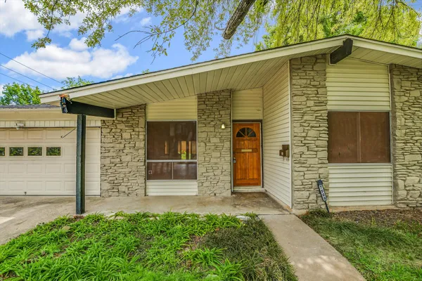 $2,995 | 7509 Daugherty Street, Austin, TX 78757