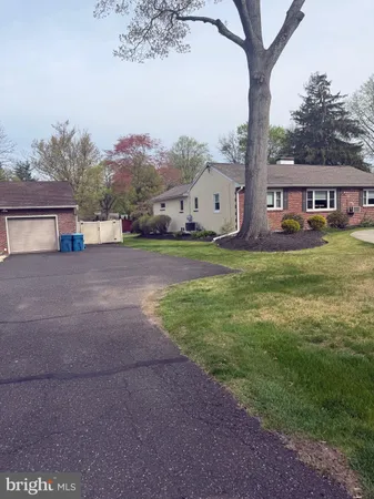 $639,900 | 158 South Shady Retreat Road, Doylestown, PA 18901