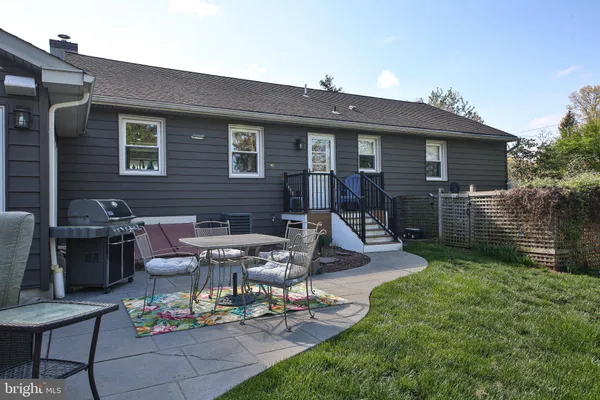 $639,900 | 158 South Shady Retreat Road, Doylestown, PA 18901