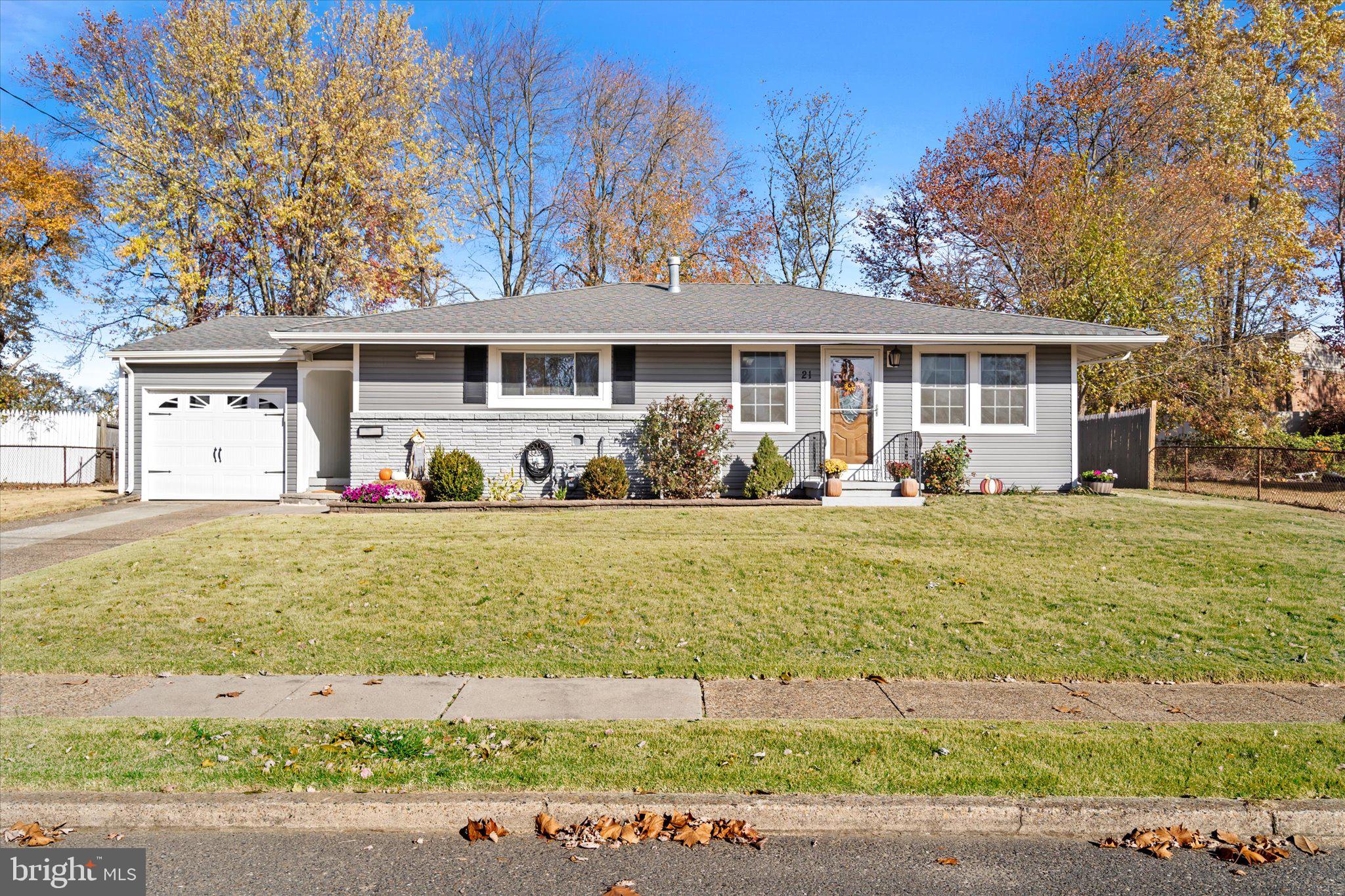21 Lambeth Road Burlington, NJ 08016 - Photo 1 of 30 Gallery Image 1