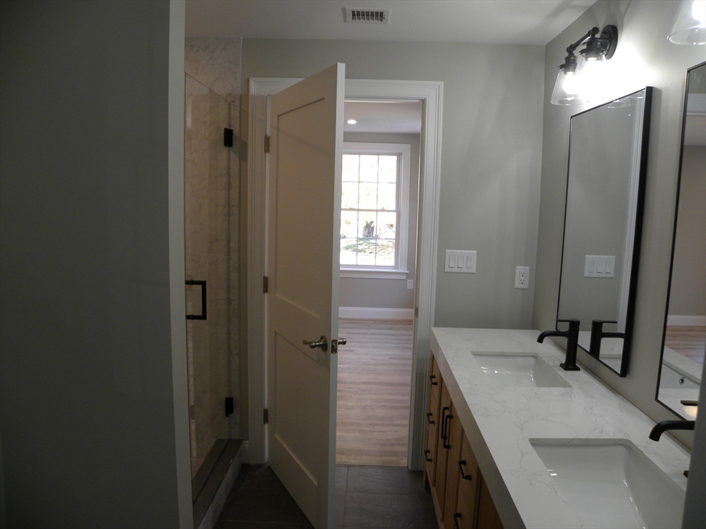 16 Riverside Drive Berkley, MA 02779 - Photo 12 of 33 Gallery Image 12