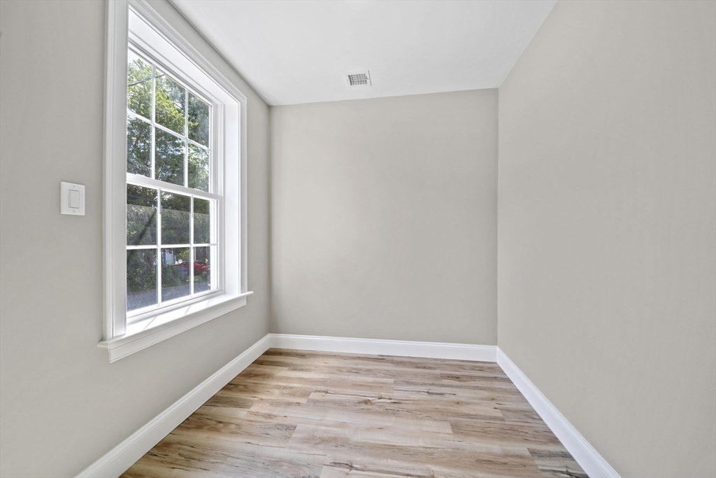 16 Riverside Drive Berkley, MA 02779 - Photo 14 of 33 Gallery Image 14