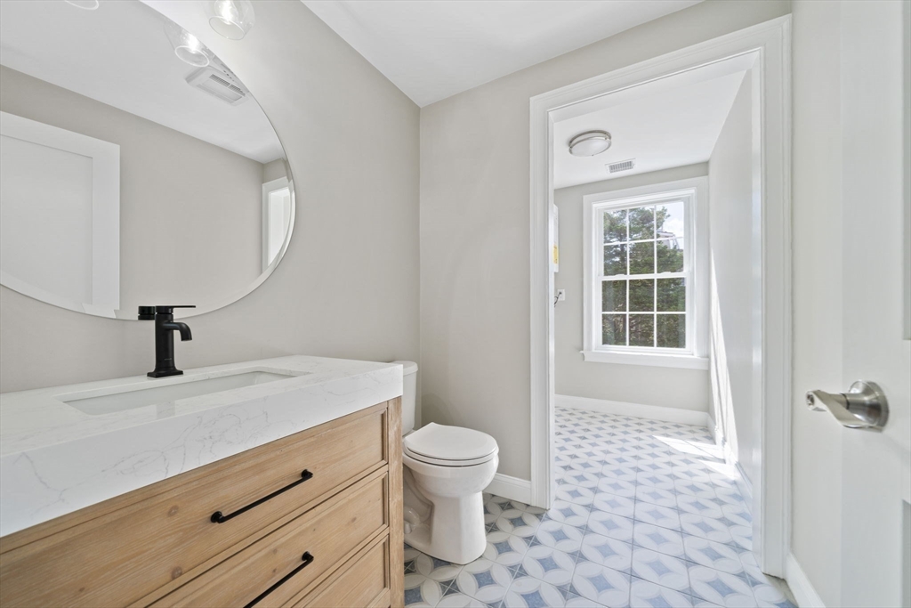 16 Riverside Drive Berkley, MA 02779 - Photo 15 of 33 Gallery Image 15