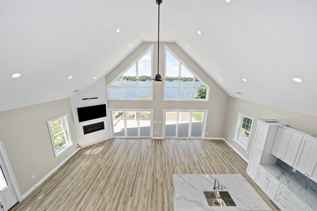 16 Riverside Drive Berkley, MA 02779 - Photo 16 of 33 Gallery Image 16