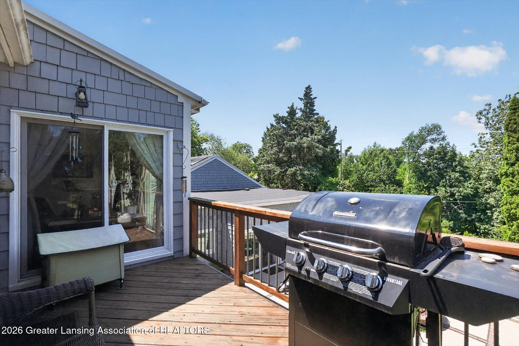 4426 Barton Road Lansing, MI 48917 - Photo 64 of 72 57-4426-Barton-Rd-Windowstill-Photograph