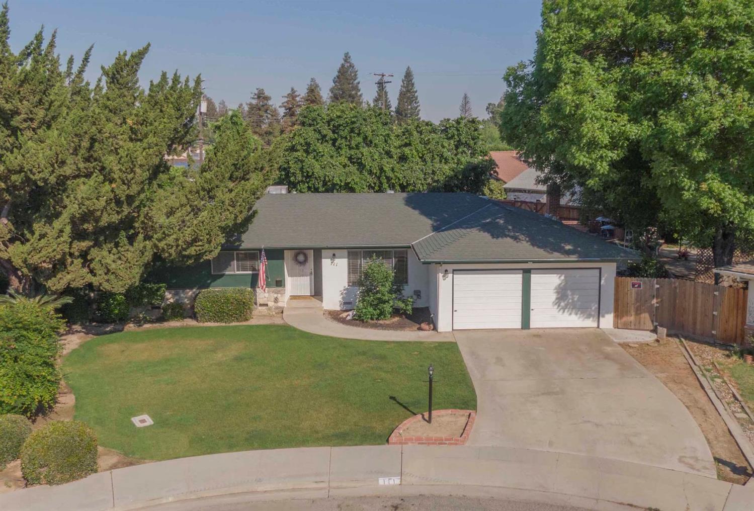 111 Flora Circle Reedley, CA 93654 - Photo 1 of 49