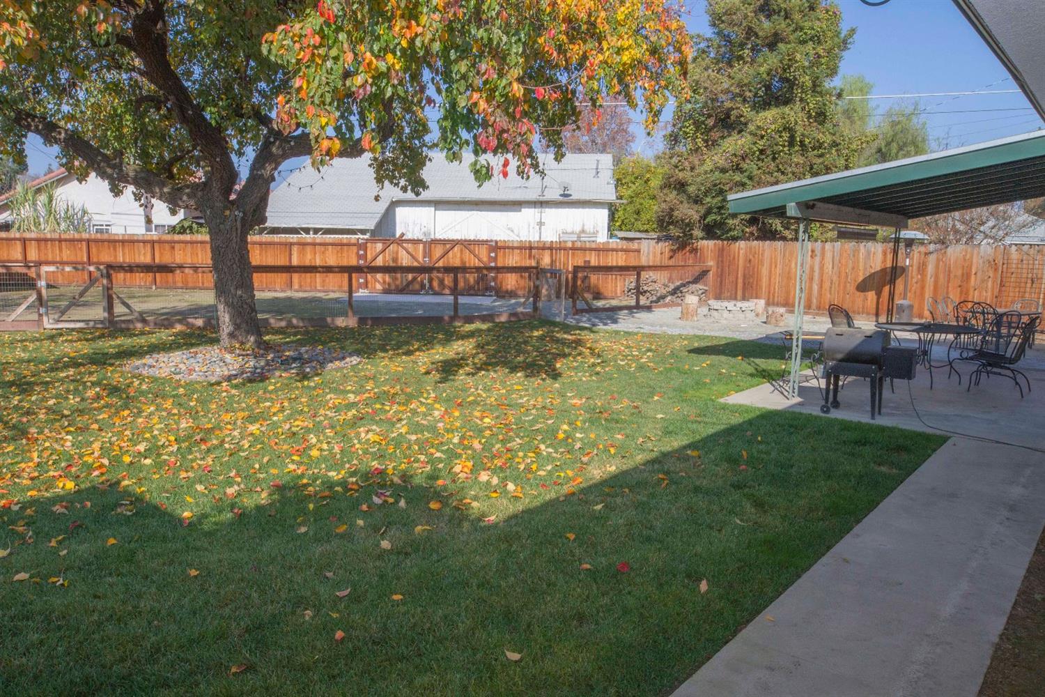 111 Flora Circle Reedley, CA 93654 - Photo 16 of 49