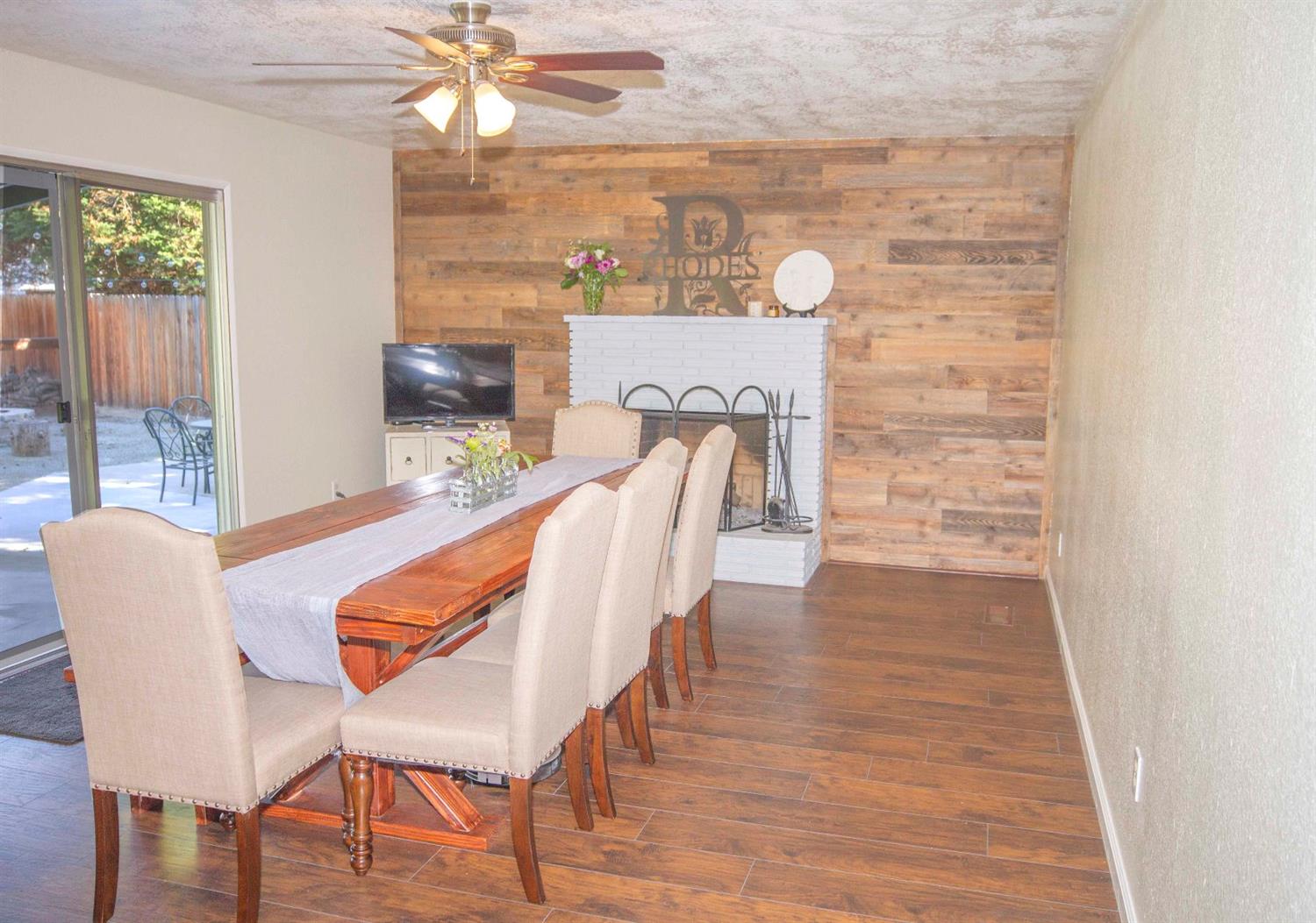 111 Flora Circle Reedley, CA 93654 - Photo 4 of 49