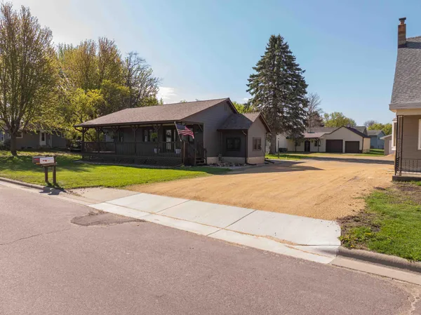 $329,900 | 317 East South Street, Janesville, MN 56048