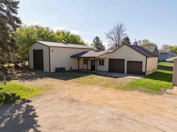 $329,900 | 317 East South Street, Janesville, MN 56048