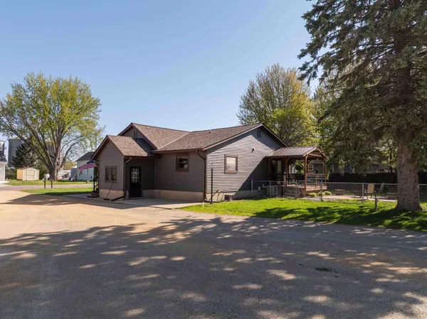 $329,900 | 317 East South Street, Janesville, MN 56048