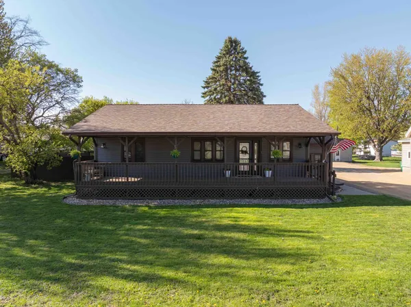 $329,900 | 317 East South Street, Janesville, MN 56048