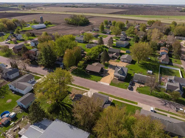 $329,900 | 317 East South Street, Janesville, MN 56048