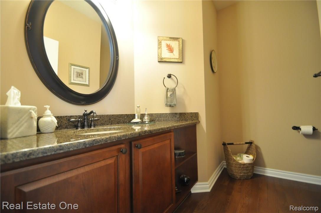 2744 Castlemartin Court Rochester, MI 48306 - Photo 14 of 30 13.JPG