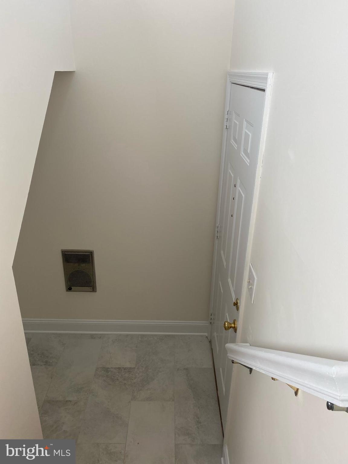 9470 Scarlet Oak Drive Manassas, VA 20110 - Photo 3 of 33