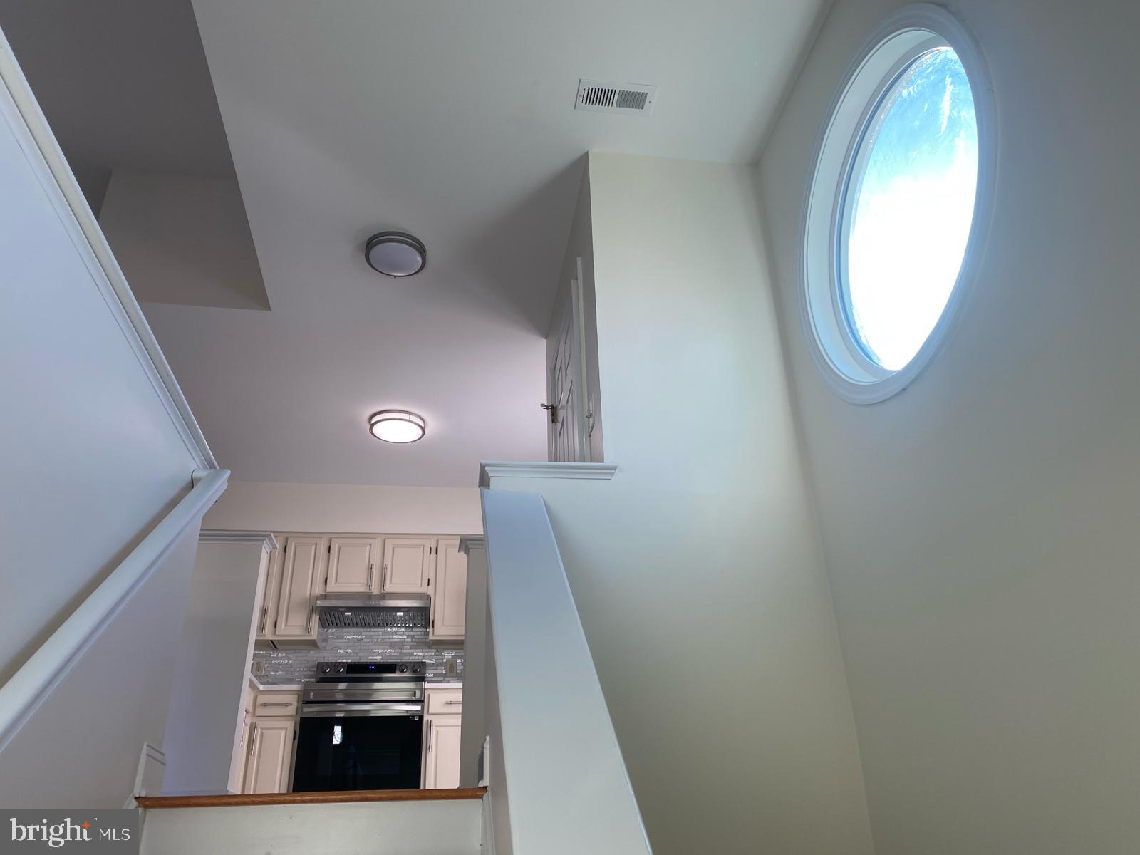 9470 Scarlet Oak Drive Manassas, VA 20110 - Photo 5 of 33