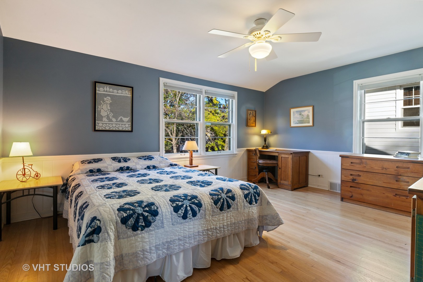11 Elmore Street Park Ridge, IL 60068 - Photo 11 of 20 a bedroom with a bed and a dresser