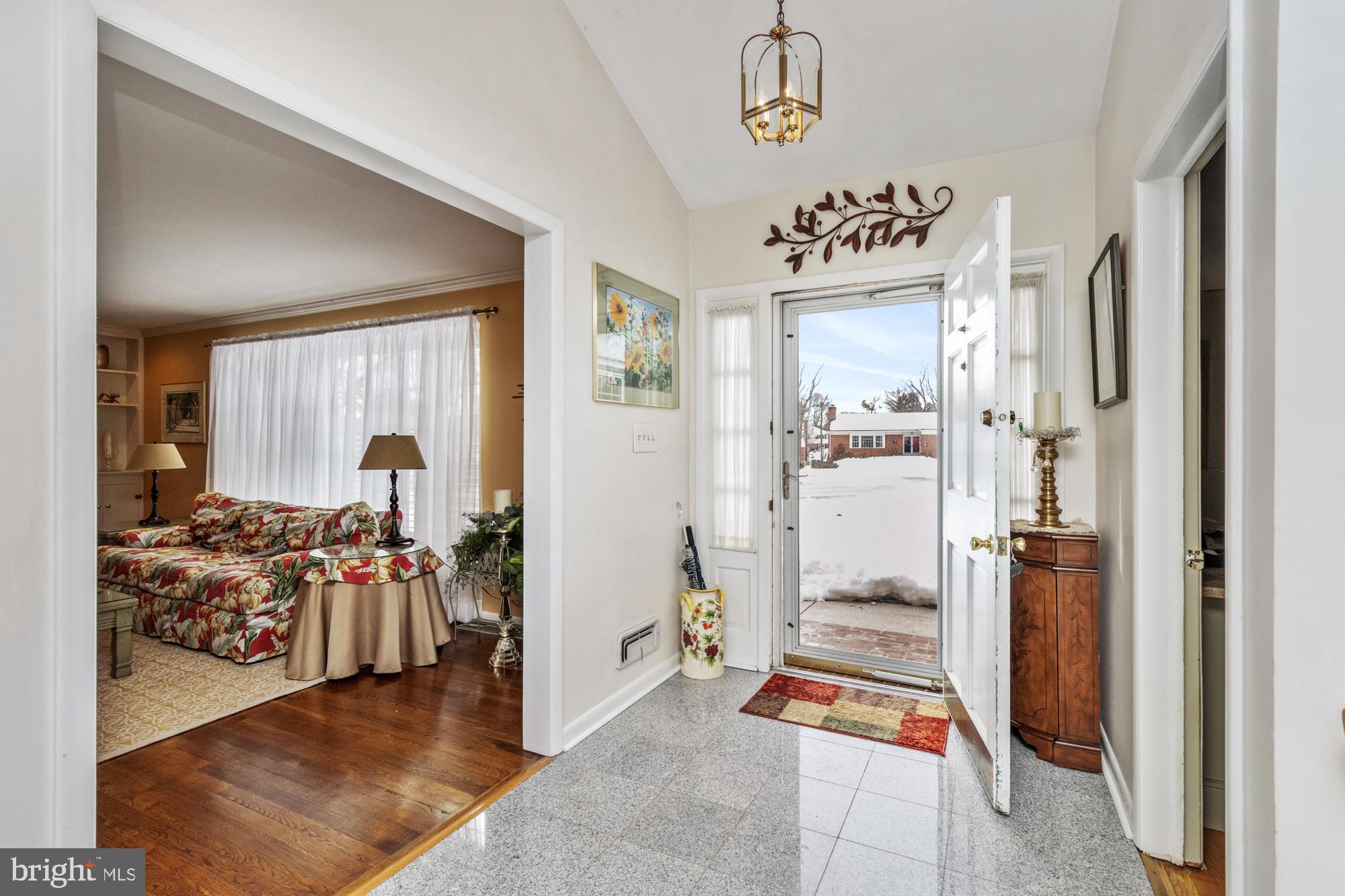 1002 Dunblane Road Towson, MD 21286 - Photo 12 of 59