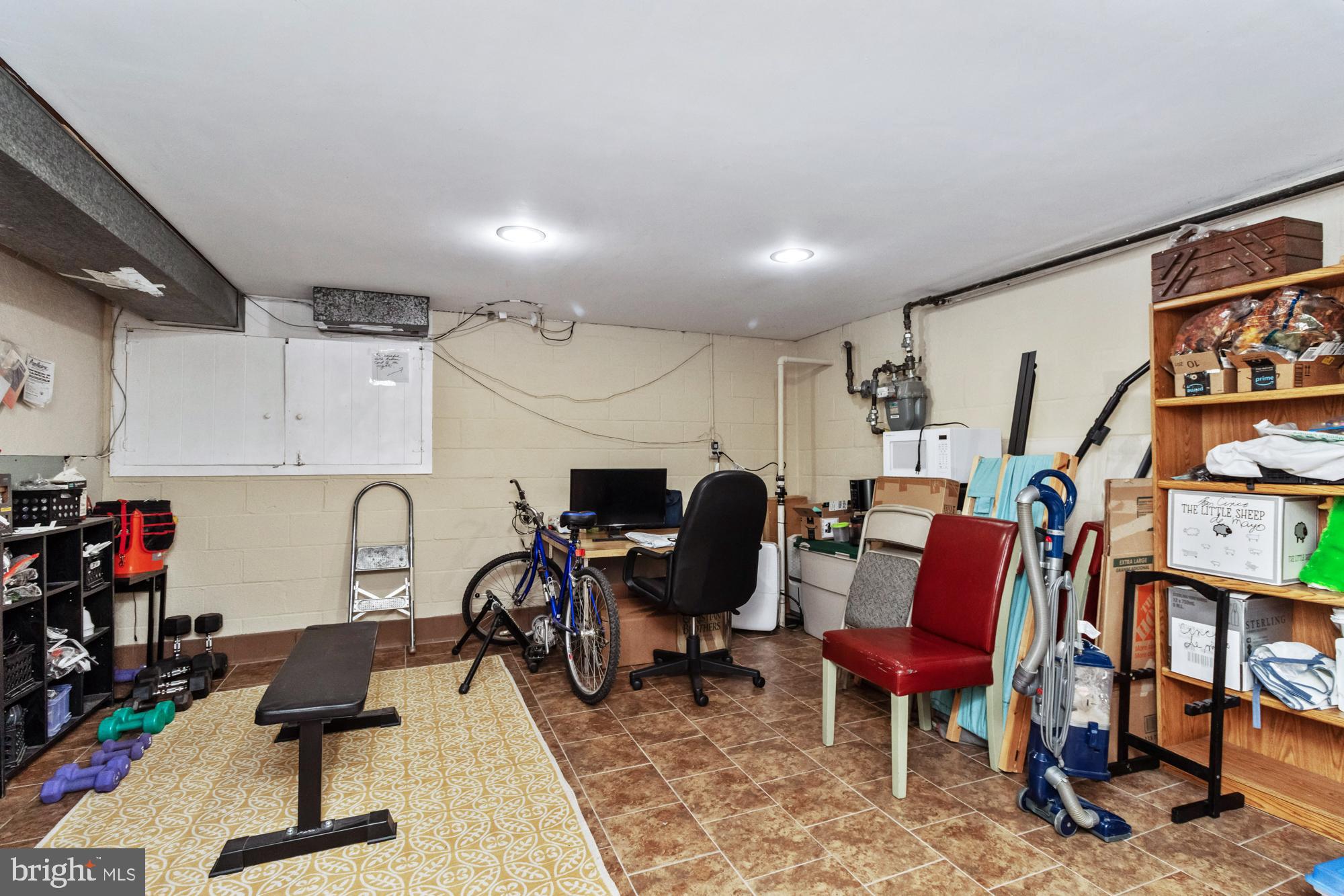 1002 Dunblane Road Towson, MD 21286 - Photo 54 of 59 a view of a workspace with furniture