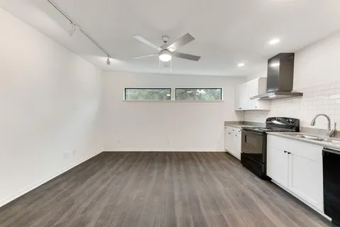 $1,400 | 1804 Gould Street, Unit 11, Dallas, TX 75215