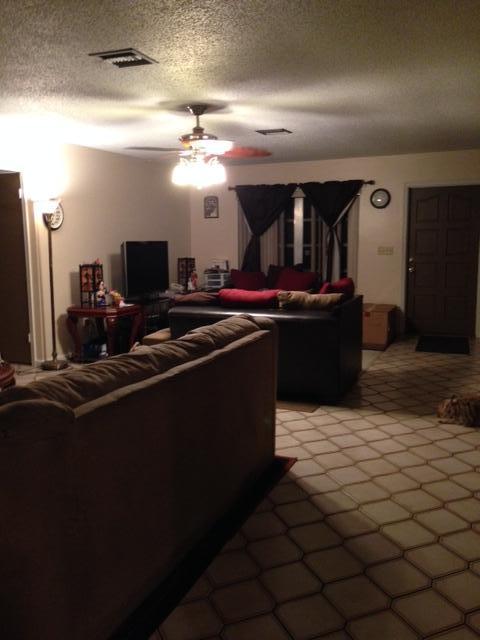 4955 Club Road Haverhill, FL 33415 - Photo 1 of 5 Living Room