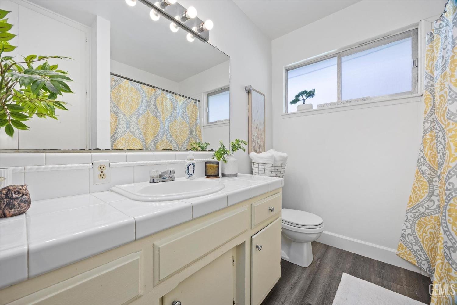 Undisclosed Address Bakersfield, CA 93306 - Photo 20 of 25 Guest bath - bright and spacious