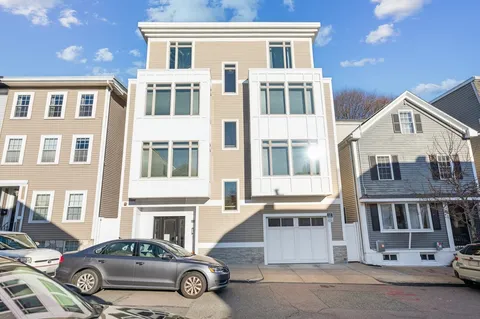 $1,449,000 | 17 Vinton Street, Unit PH, Boston, MA 02127