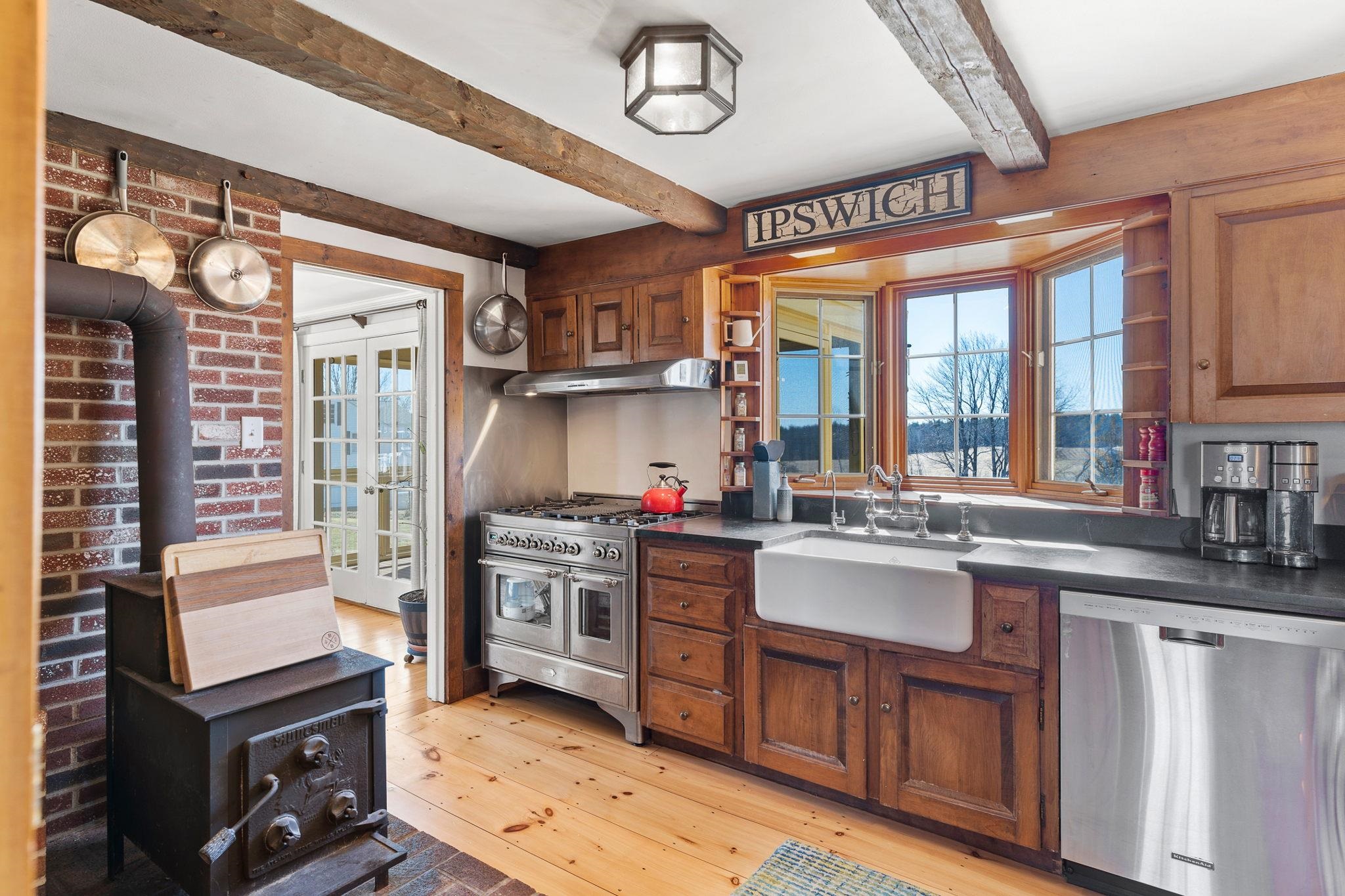 54 S Road Deerfield, NH 03037 - Photo 7 of 40