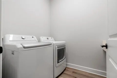 a view of utility room