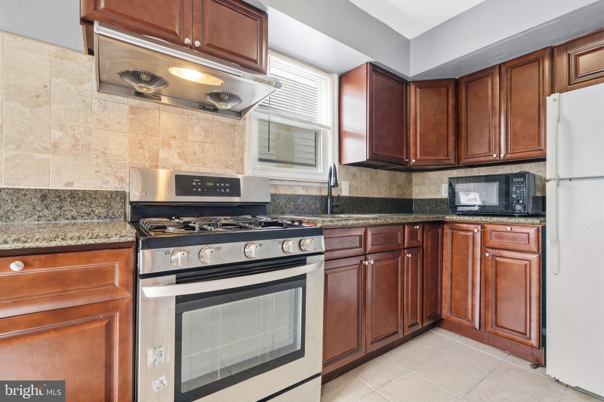 9954 Bridle Road Philadelphia, PA 19115 - Photo 3 of 22 Kitchen