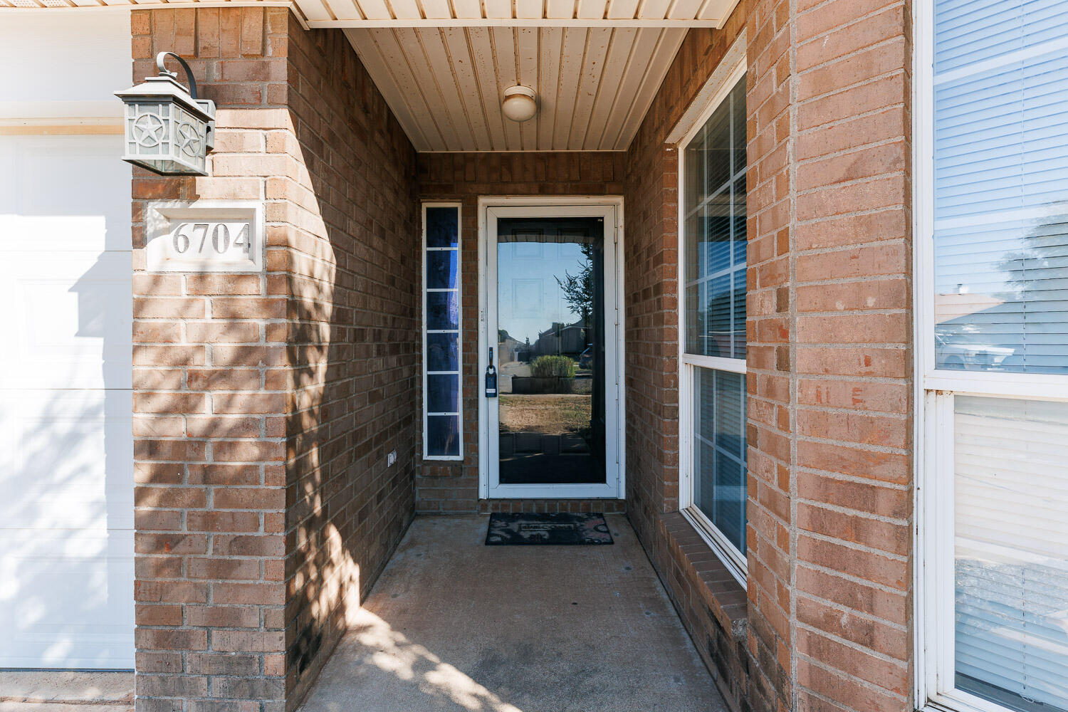 6704 87th Street Lubbock, TX 79424 - Photo 4 of 49