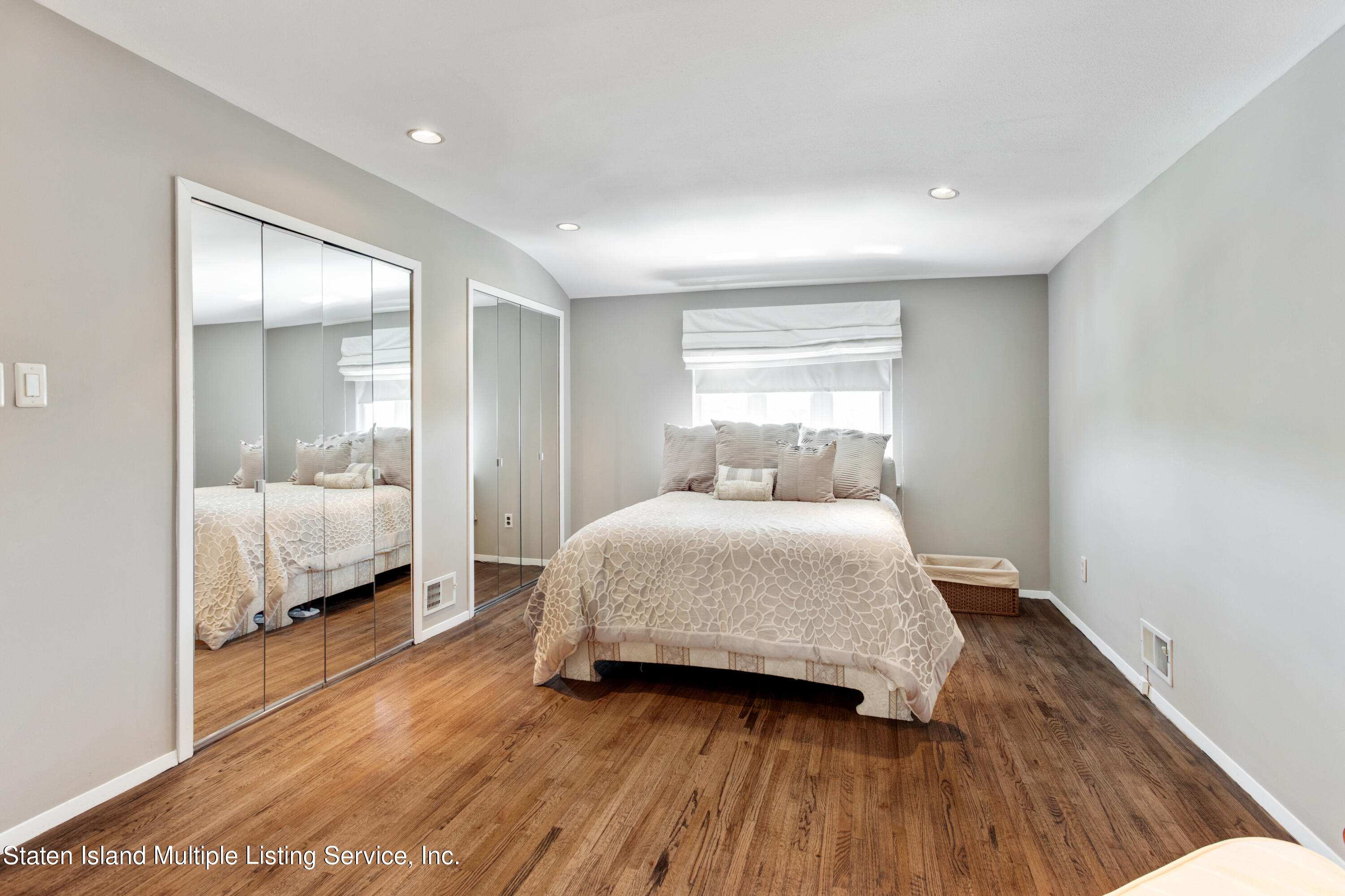 826 Rathbun Avenue Staten Island, NY 10309 - Photo 17 of 29 VMD_012