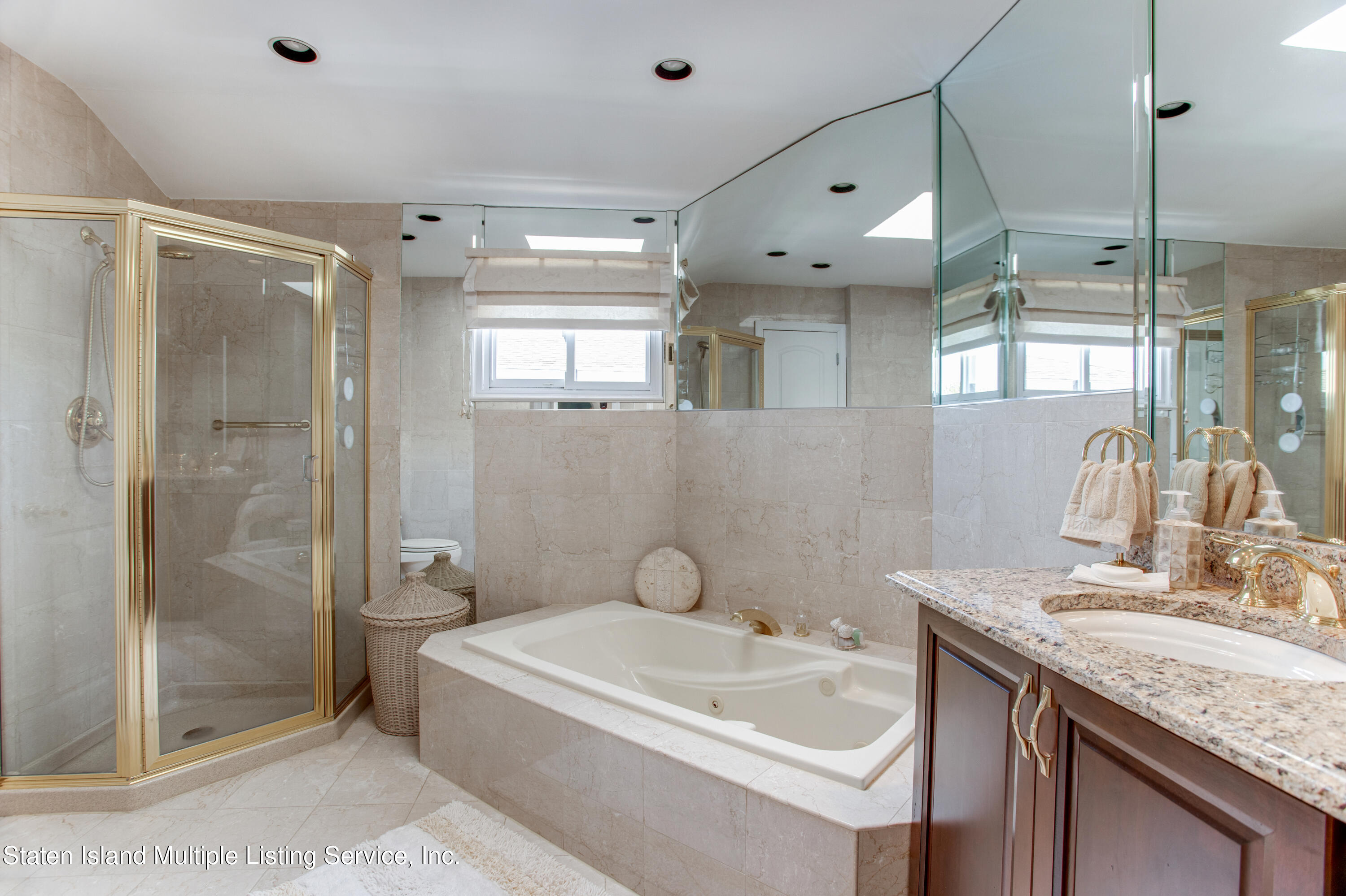 826 Rathbun Avenue Staten Island, NY 10309 - Photo 18 of 29 VMD_013