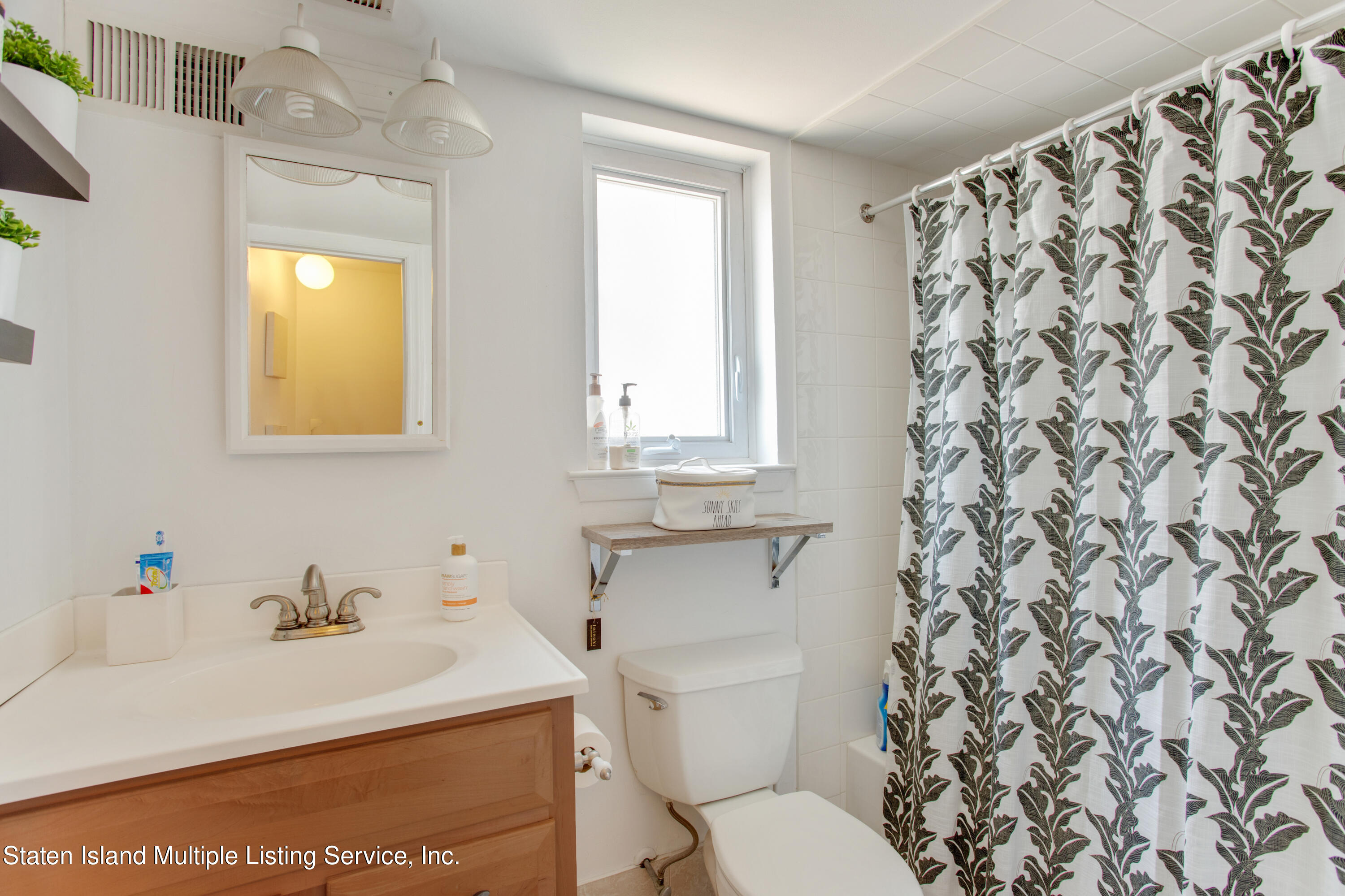 826 Rathbun Avenue Staten Island, NY 10309 - Photo 24 of 29 VMD_018