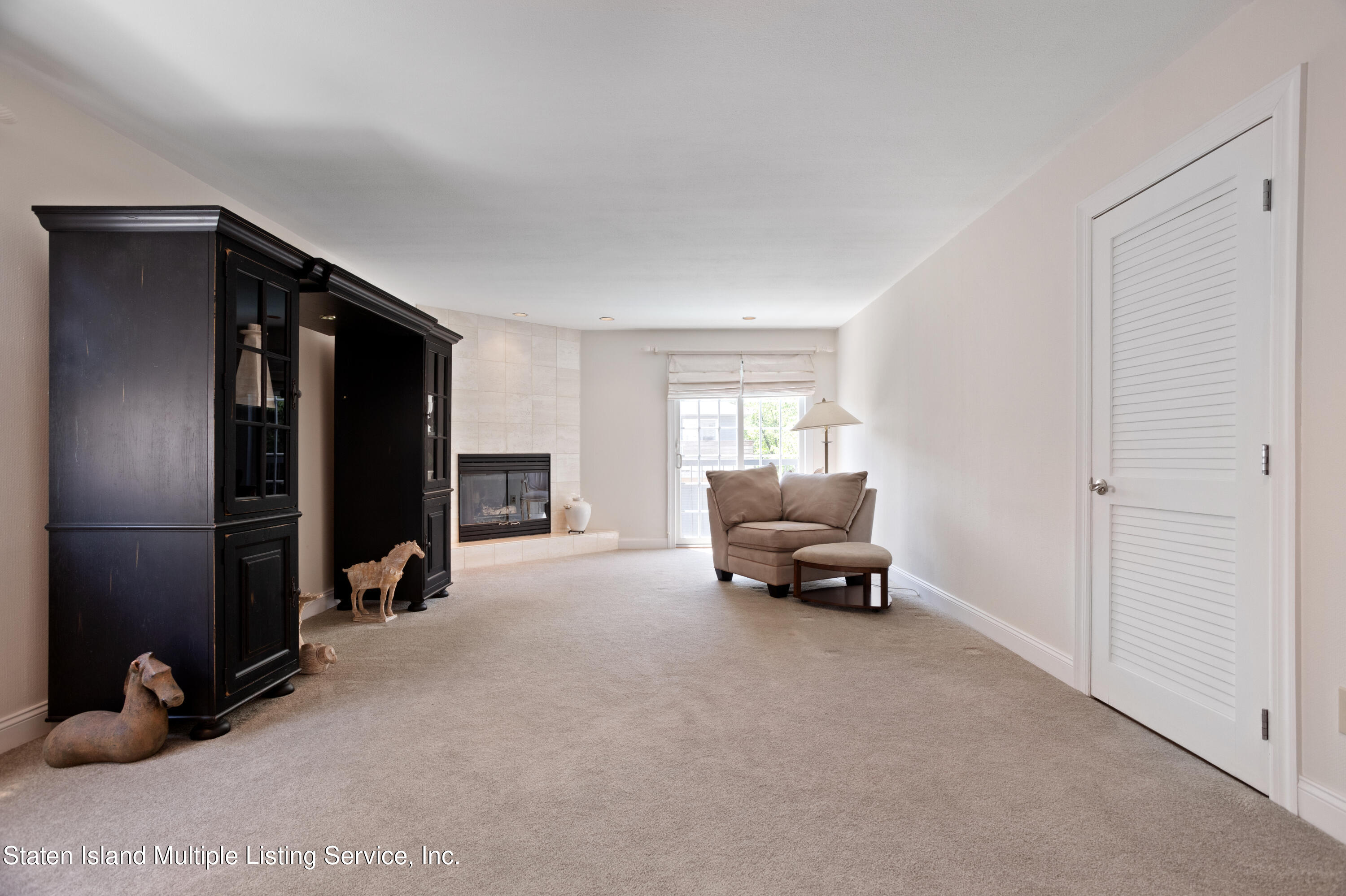 826 Rathbun Avenue Staten Island, NY 10309 - Photo 5 of 29 VMD_029