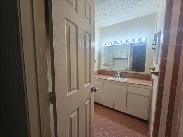 $2,000 | 6717 Fairway Drive, Galveston, TX 77551