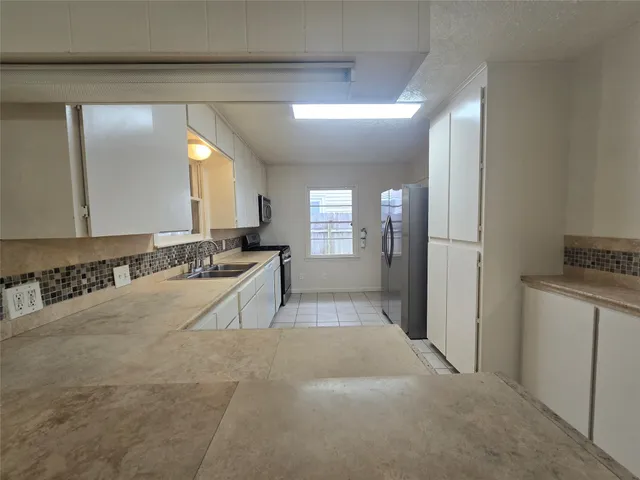 $2,000 | 6717 Fairway Drive, Galveston, TX 77551