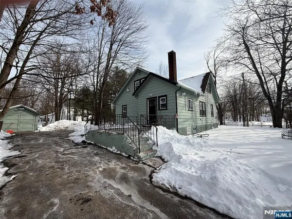 $4,650 | 131 West Ramapo Avenue, Mahwah, NJ 07430