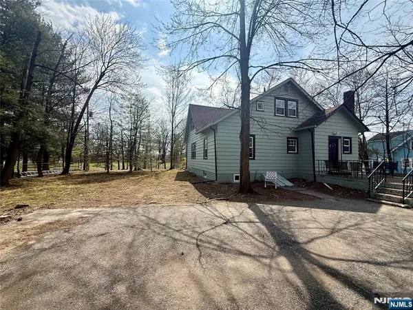 $4,650 | 131 West Ramapo Avenue, Mahwah, NJ 07430