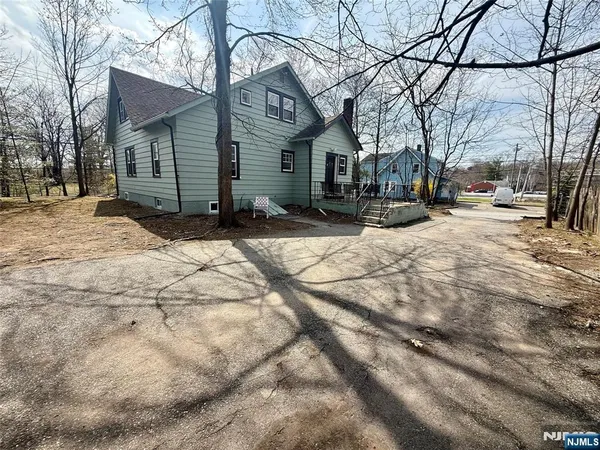 $4,650 | 131 West Ramapo Avenue, Mahwah, NJ 07430