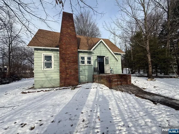 $4,650 | 131 West Ramapo Avenue, Mahwah, NJ 07430